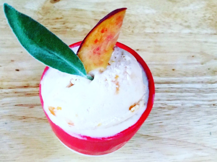 Homemade Fresh Peach Ice Cream 