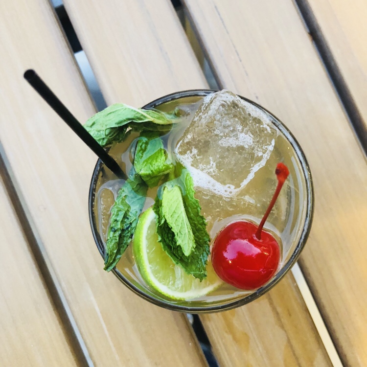 Cocktails at the Bar Holiday Inn Knoxville 